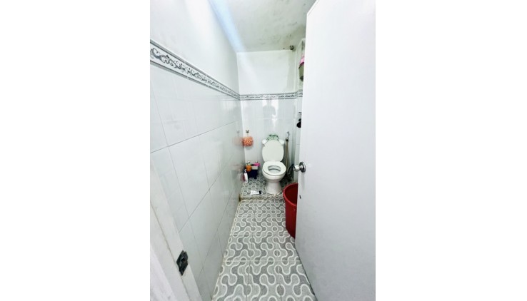 Bán nhà DT 100m2, Hẻm xe hơi 5m thông Đường Hoa Bình, Tân Phú