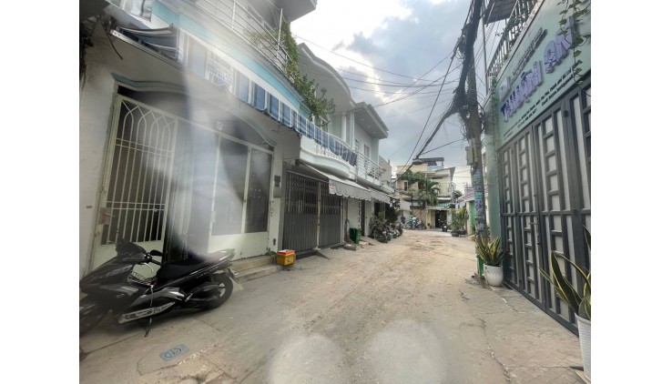 Bán nhà DT 104m2, Hẻm xe hơi Đường Huỳnh Thiện Lộc, Quận Tân Phú
