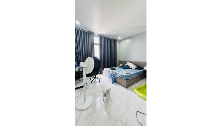 **Chủ định cư bán nhà hẻm Nguyễn Trọng Tuyển, P1, Tân Bình; 5 tầng