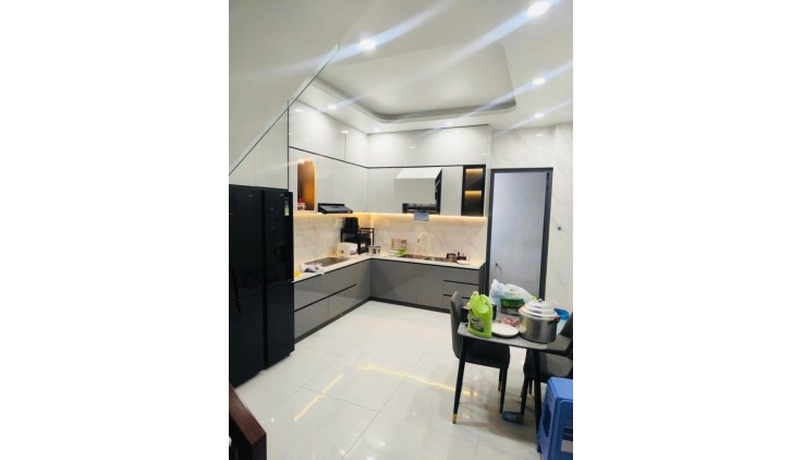 **Chủ định cư bán nhà hẻm Nguyễn Trọng Tuyển, P1, Tân Bình; 5 tầng