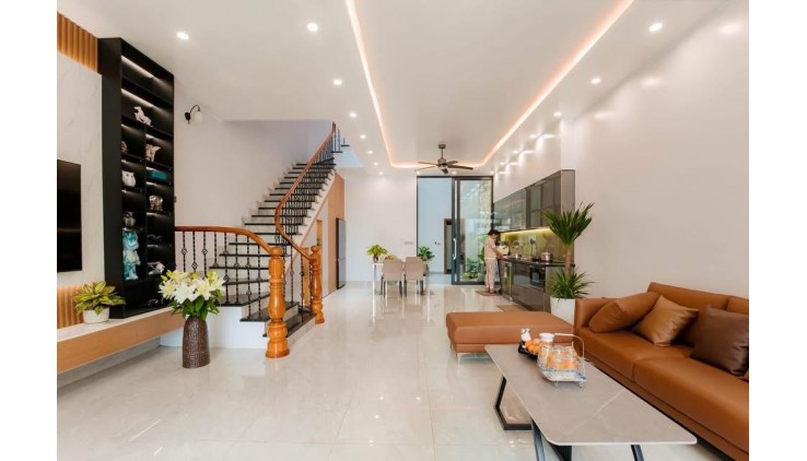 **Bán nhà mặt tiền Lạc Long Quân, phường 10, Tân Bình; 4*19 - 15,7 tỷ