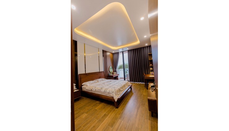 **Bán nhà mặt tiền Lạc Long Quân, phường 10, Tân Bình; 4*19 - 15,7 tỷ
