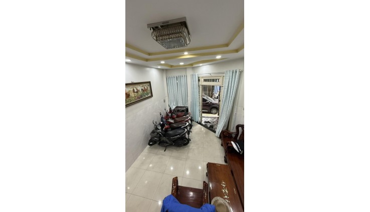 **Bán nhà mặt tiền Tân Bình; MT Phan Văn Sửu, P13, Tân Bình; 10,8 tỷ