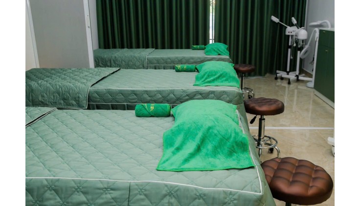 SANG NHƯỢNG SPA 90% – VÀO LÀ LÀM NGAY – FULL NỘI THẤT & KHÁCH CÓ SẴN