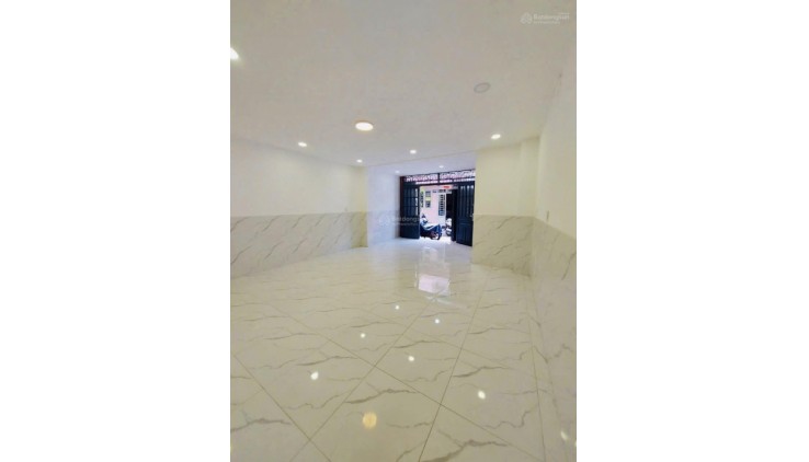 Hẻm xe hơi Gò Dầu 70m2 (4.3x15.3) 2 tấm, nhà đẹp, gần Aeon, Giá chỉ 6tỷxx
