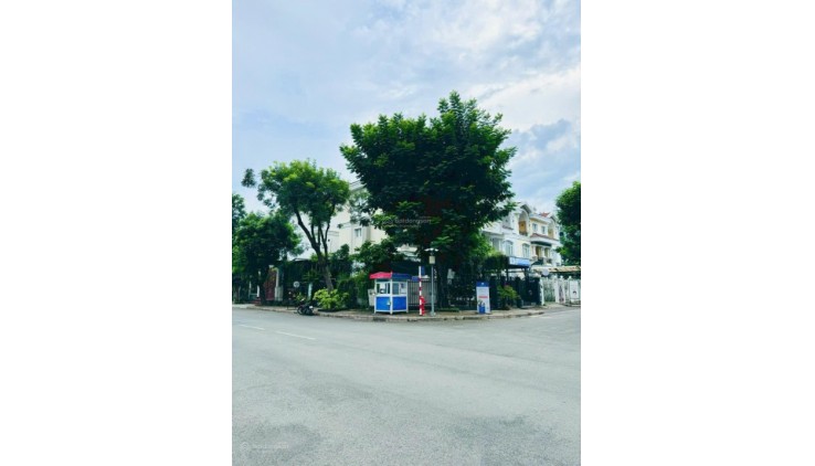 Bán biệt thự Mỹ Phú 3, Phú Mỹ Hưng căn góc đường lớn, Giá rẻ nhất thị trường. Chốt 65 tỷ