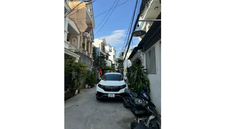 Chủ bán gấp! - Hẻm 4,5m, P11, BT - (3.7 x 10m) - KC: 4 tầng - Giá bán 6,5 tỷ thương lượng