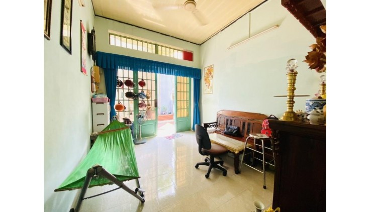 BÁN NHÀ XE HƠI ĐỔ CỬA, GIÁP BÌNH THẠNH, PHÚ NHUẬN, SÂN BAY 7PH, DIỆN TÍCH 138M2 GIÁ CHỈ 70 TRIỆU/M2.