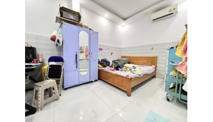 Nhà đẹp 2 Tầng Linh Xuân,đường nhựa xe hơi ngủ trong nhà,gần chợ Linh Xuân