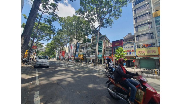 Cần bán nhà mặt tiền đường Hùng Vương, P.4, Q.5, 8x25m, giá 50 tỷ