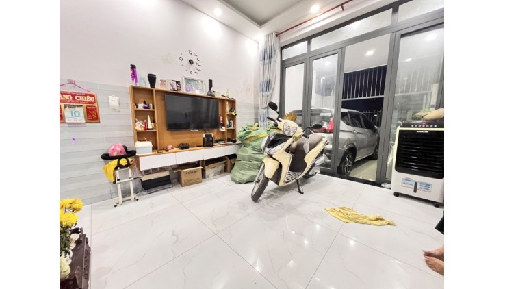 Nhà đẹp 2 Tầng Linh Xuân,đường nhựa xe hơi ngủ trong nhà,gần chợ Linh Xuân