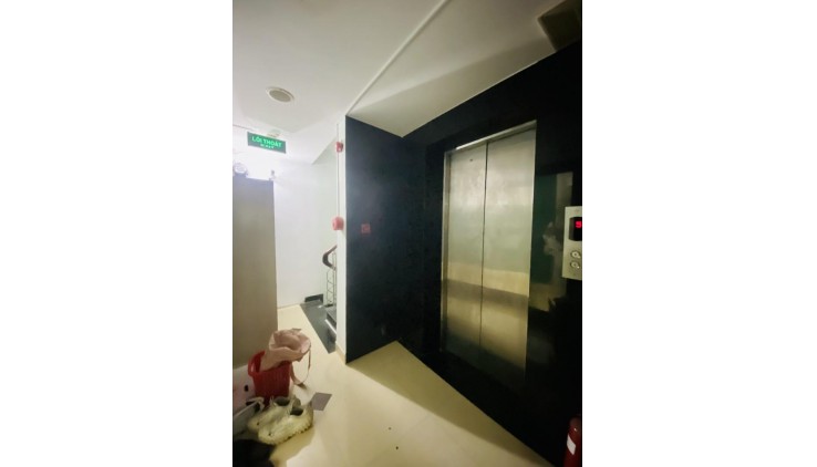 TOÀ NHÀ 7 TẦNG CÓ HẦM, NGAY TRỤC ĐƯỜNG DƯƠNG QUẢNG HÀM, PHAN  V TRỊ. DT 105M2  DÒNG TIỀN 65 TR/ TH