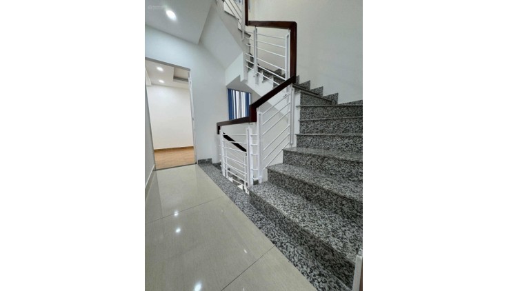 Nhà riêng HXHX chỉ 6,5 tỷ, 42 m2, 7PN, 7WC, Lũy Bán Bích, Q.TP đẹp, tiện ích