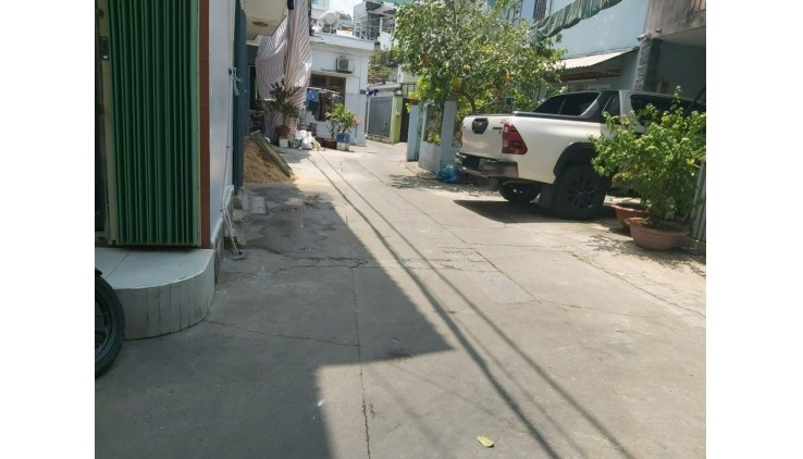 Bán nhà Gò Vấp, hẻm xe hơi , sát mặt tiền Nguyễn Kiệm, 5.5 x 23, 10.7 tỷ TL