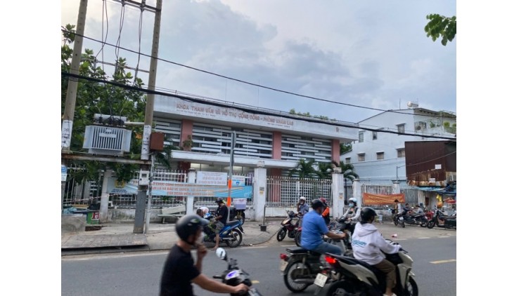 HIẾM, NHÀ LÔ GỐC 2 MẶT THOÁNG- DT: 64M2- 8 X 8M, 2 TẦNG - SÁT MẶT TIỀN PHẠM THẾ HIỂN P6Q8. CHỈ 4.5 TỶ