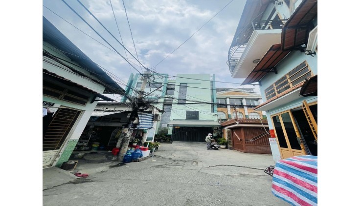 Bán nhà ngôp HXH Ung Văn Khiêm, P25, Bình Thạnh, 75m2, ngang 11m, chỉ 100tr.m2