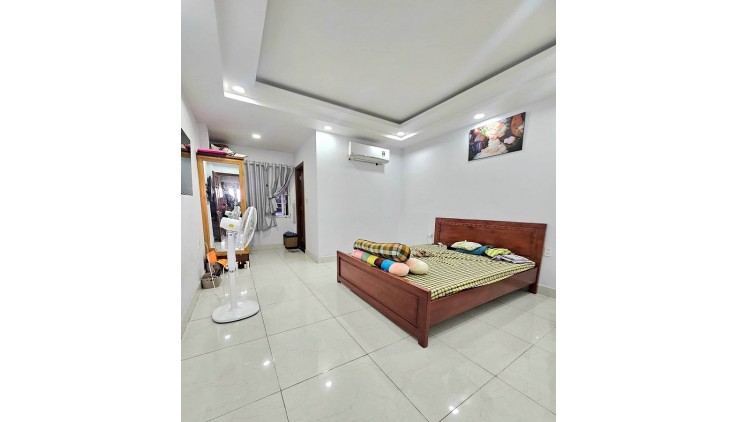 Bán nhà HXH Nguyễn Văn Công, P3, Gò Vấp. 80m2, 4 tầng, View cực đẹp. 4PN