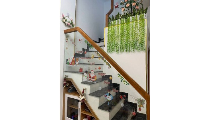 BÁN GẤP NHÀ MỚI 31M2- 2 TẦNG  BTCT - PHẠM THẾ HIỂN P6Q8 CHỈ 3TỶ
