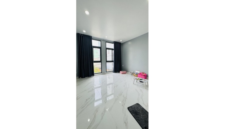**Siêu phẩm căn góc Nguyễn Trọng Tuyển**, P1 Tân Bình 43m2; 4L - 11 tỷ