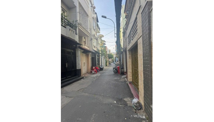 **Siêu phẩm căn góc Nguyễn Trọng Tuyển**, P1 Tân Bình 43m2; 4L - 11 tỷ