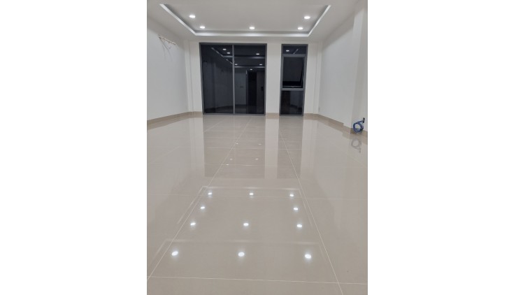 Bán Nhà Có Thang Máy – Gần đường Lương Định Của, Quận 2 – Giá Tốt 18,5 Tỷ