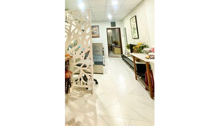 Bán nhà Mặt tiền Hẻm 10m Cộng Hòa - ngay Út Tịch - K300,  4x16m, 5 T - 6PN,15 tỷ
