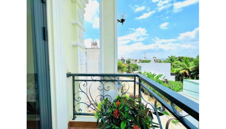 Bán gấp giảm ngay 400tr, nhà đẹp TK 4PN, 3WC, 141m2 tại Rio Casa, Nguyễn Duy Trinh, Q9, chỉ 5,05 tỷ