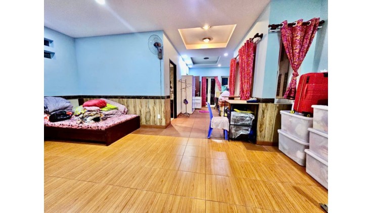 Biệt Thự Mặt Phố 49,Tân Quy,Q7,TPHCM,120m2 giá 26 tỷ. 7 lầu .