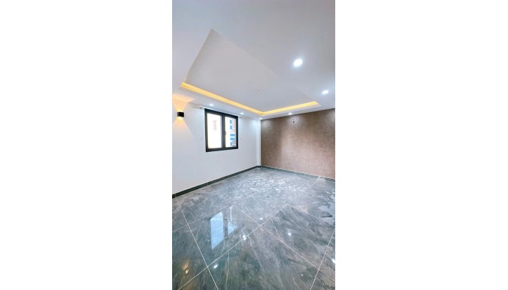 SÁT MẶT TIỀN  Trung tâm Q4 NGANG 4.2 NỞ 5M X 13 - 5 TẤM 
CÓ 5 TỶ - 1 PHÚT Q1..
