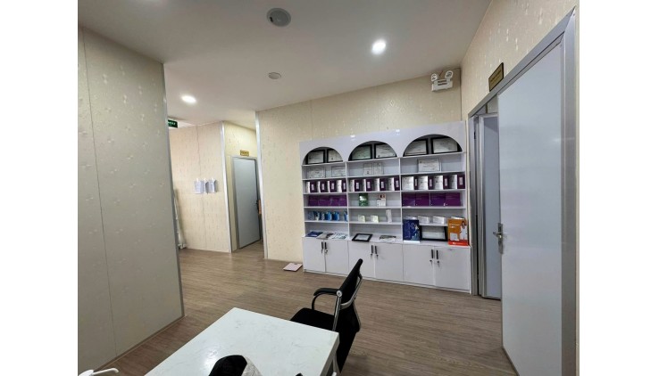 Bán nhà Mặt tiền Lý Chính Thắng - gần Vòng Xoay Dân Chủ, 206m2, nở hậu 12m, 45 tỷ.