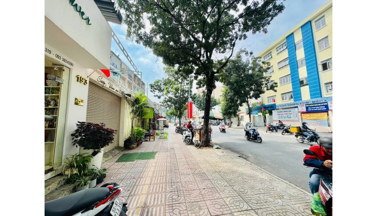 Bán nhà Mặt tiền Lý Chính Thắng - gần Vòng Xoay Dân Chủ, 206m2, nở hậu 12m, 45 tỷ.
