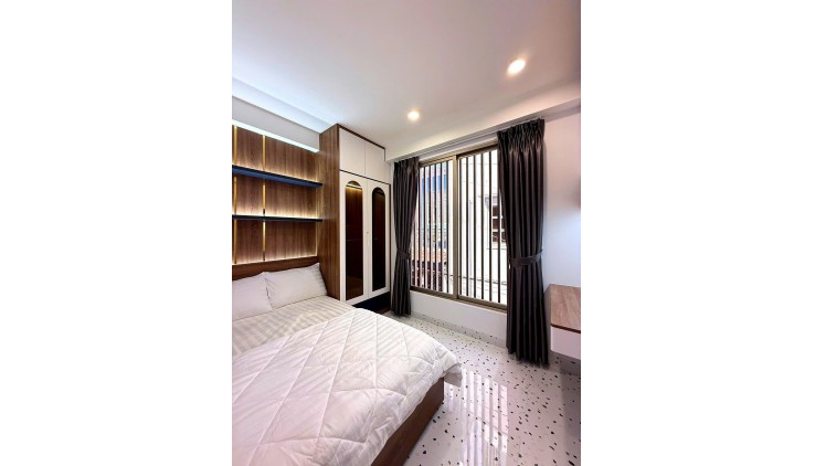 Nhà đẹp ngay Phạm Văn Chiêu, phường 14, Gò Vấp ngang bề thế 5.6m chỉ NHỈNH 4 T.Ỷ