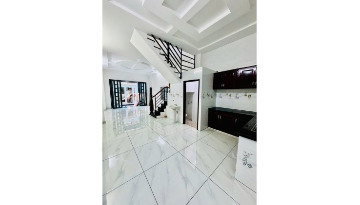 RẤT GẤP BÁN, Nhà 2Tầng, 43m2(4.5x10) PHẠM VĂN CHIÊU GÒ VẤP chỉ 4.x Tỷ.