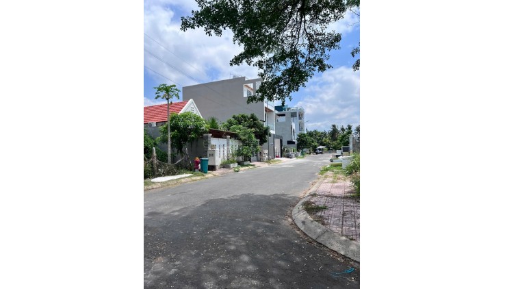 ĐẤT ĐẸP - GIÁ TỐT - BÁN NHANH LÔ ĐẤT Tại Đường Bưng Ông Thoàn, Phường Phú Hữu, Quận 9, HCM