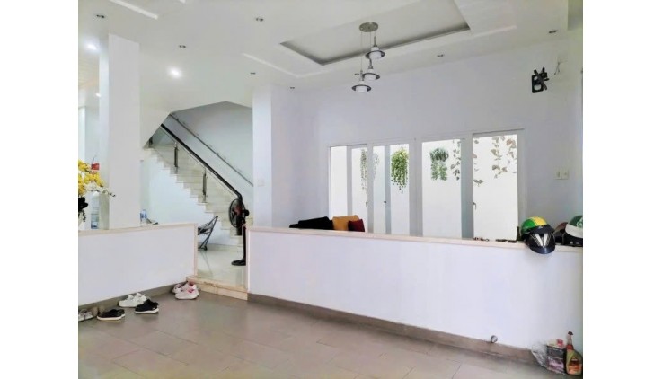 Bán nhà Biệt thự Mini, Hẻm 8m Trương Công Định - Bàu Cát, DT: 7.6x12m, 4 Tầng, 14.5 tỷ.