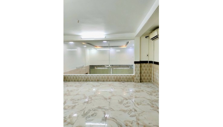 Nhà mặt tiền 3 Tầng Đường Nguyễn Oanh, Gò Vấp Diện Tích 82m²
. Giá chỉ 11 Tỷ