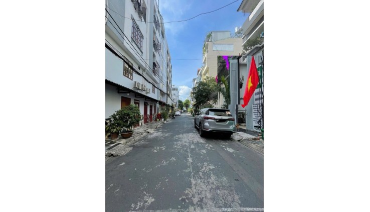 Bán nhà Mặt tiền Hẻm 10m Cộng Hòa - ngay Út Tịch - K300,  4x16m, 5 T - 6PN,15 tỷ
