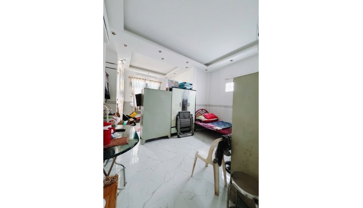 SÁT MẶT TIỀN Q4 
NGANG 3.5 DÀI 13 NỞ HẬU 3.9 M
4 TẤM CÓ 59 TRIỆU M SỔ HỒNG RIỆNG