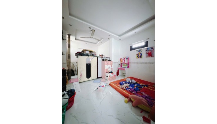 SÁT MẶT TIỀN Q4 
NGANG 3.5 DÀI 13 NỞ HẬU 3.9 M
4 TẤM CÓ 59 TRIỆU M SỔ HỒNG RIỆNG