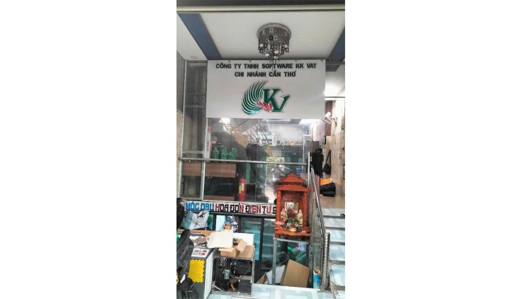 VỊ TRÍ ĐẸP, KẾT CẤU 5 Tầng CÓ HẦM - Giá Hot hơn 4ty xíu.  VỊ TRÍ TRUNG TÂM - CHỦ GẤP BÁN