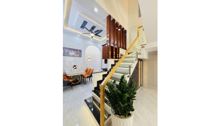bÁN GẤP NHÀ GIÁ MỀM NHẤT QUẬN TÂN BÌNH - PHAN HUY ÍCH - DT:48M- 4X12M - 4 PHÒNG NGỦ- 5WC- GIÁ CHỈ 6.5 TỶ- LH: 077 888 5818 CHUYÊN BDS SÀI GÒN