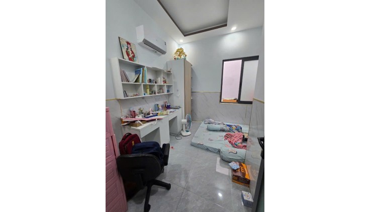 Bán gấp nhà giá mềm nhất quận Tân Phú: 5.2 tỷ - đường Tân Thắng- DT: 51.2M - 3.2mx16m - 1 trệt- 1 lầu- 4 PN - LH: 077 888 5818 chuyên BDS Sài Gòn
