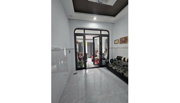 Bán gấp nhà giá mềm nhất quận Tân Phú: 5.2 tỷ - đường Tân Thắng- DT: 51.2M - 3.2mx16m - 1 trệt- 1 lầu- 4 PN - LH: 077 888 5818 chuyên BDS Sài Gòn