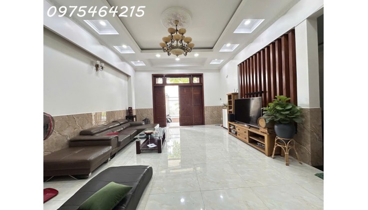 BÁN BIỆT THỰ VEN SÔNG LONG THUẬN VILLA RIVERSIDE – NGAY VINHOMES GRAND PARK QUẬN 9

Giá bán: Chỉ 25.5 tỷ – Thương lượng chính chủ