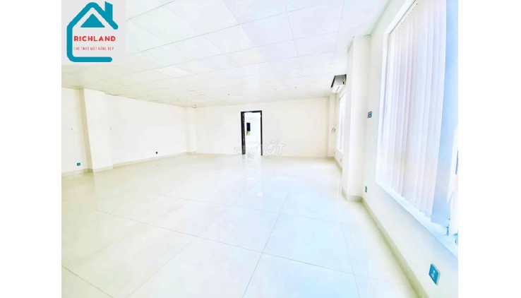 Cho Thuê Toà Nhà GÓC 2MT: 50-52 Ngô Quyền, Phường 05, Quận 10, TPHCM. Giá 200 Triệu