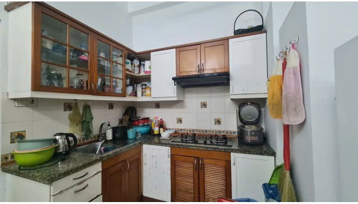 GIÁ MỀM NHẤT quận 4 đường 41: 30 tỷ - Đường 41 - Phường 9 - DT : 60,20 m2 ( 4,05 x 15,07 )- 5 Tầng ( Trệt + 3 lầu + sân thượng)- 5 PN, phòng khách,