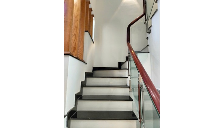 Siêu Phẩm  nhà Đ số 21 Mã Lò Giáp Lê Văn Quới hẻm xe hơi thông 56m2,4 Tầng Nhỉnh 4 tỷ