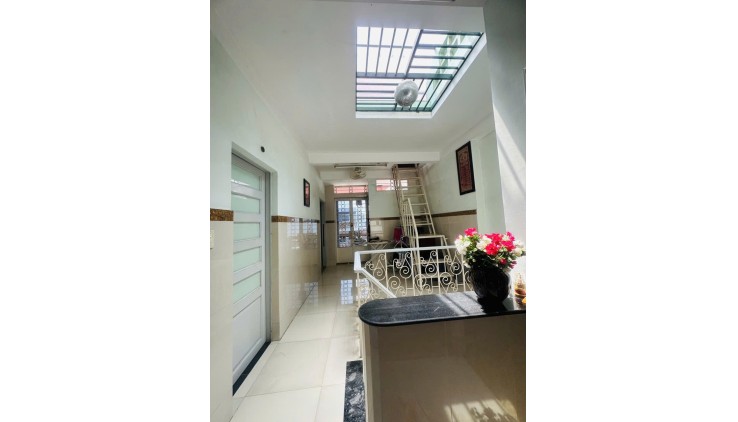 CHỦ ĐỊNH CƯ GẤP BÁN NHÀ MẶT PHỐ 5 TẦNG NGUYỄN VĂN ĐẬU BÌNH THẠNH NGANG HIẾM 6M GIÁ 23.5 TỶ