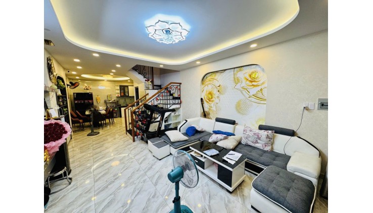 GẤP BÁN, 51m2, 2Tầng,HXH,Tặng nội thất, Quang Trung Gò Vấp chỉ 5.3 Tỷ.