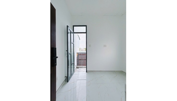 Cách mặt tiền 50 m trung tâm Q4 
CÓ 4 TỶ